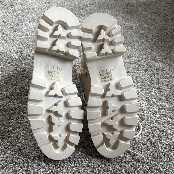 Aldo Women's Cream Quilted Leather combat Ankle Boots 8.5-New - Picture 5 of 5